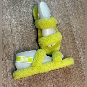 UGG NEON BIG KIDS OH YEAH SLIDE SIZE 6